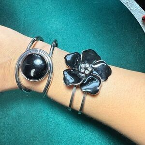 Source Unknown‎ Black and Silver Flower Bracelets